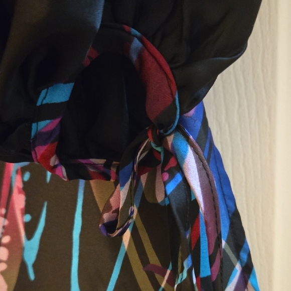 Women's Multicolor Abstract Print Top - Picture 5 of 5